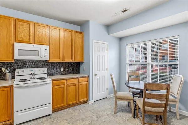 $215,000 | 1640 Olivers Crossing Circle, Winston-Salem, NC 27127