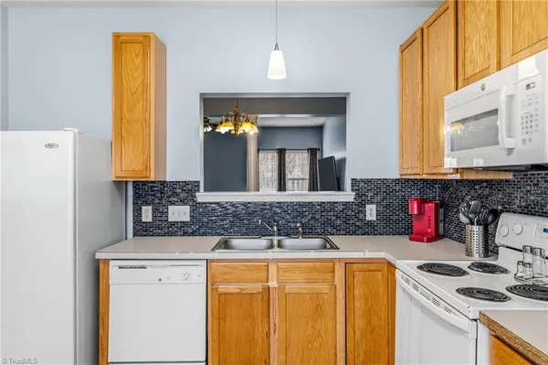 $215,000 | 1640 Olivers Crossing Circle, Winston-Salem, NC 27127