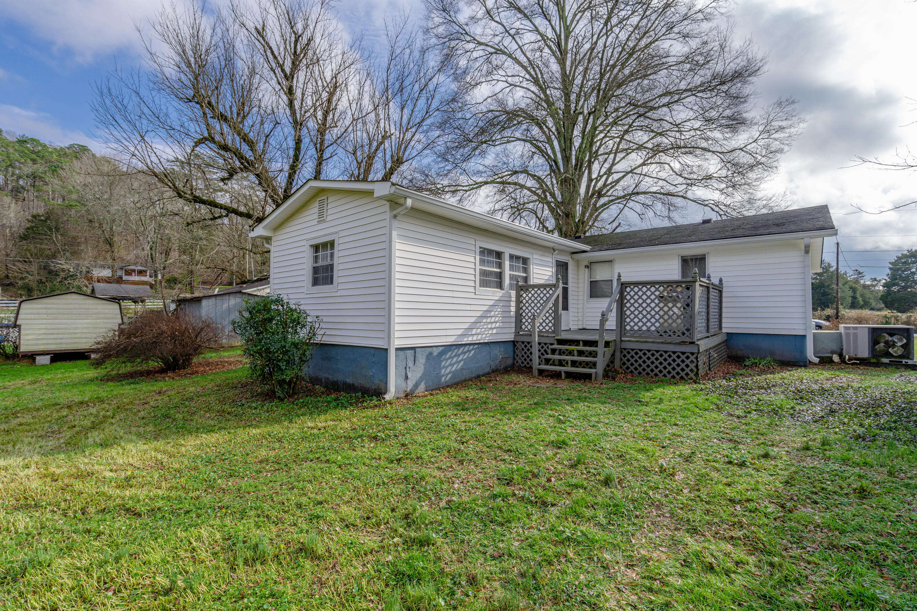 273 East Turnipseed Road Rock Spring, GA 30739 - Photo 17 of 39 18