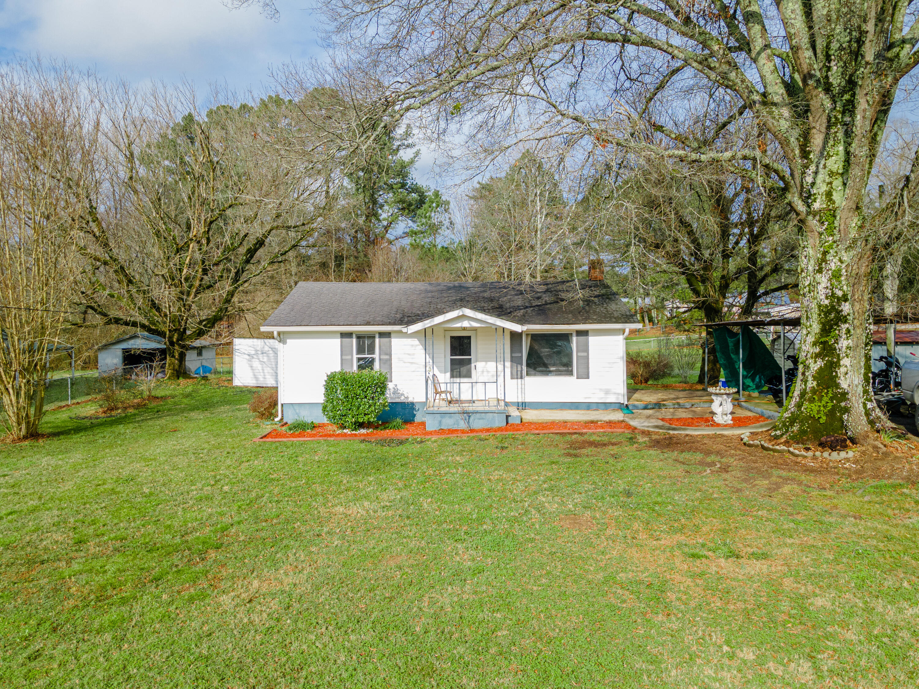 273 East Turnipseed Road Rock Spring, GA 30739 - Photo 4 of 39 04