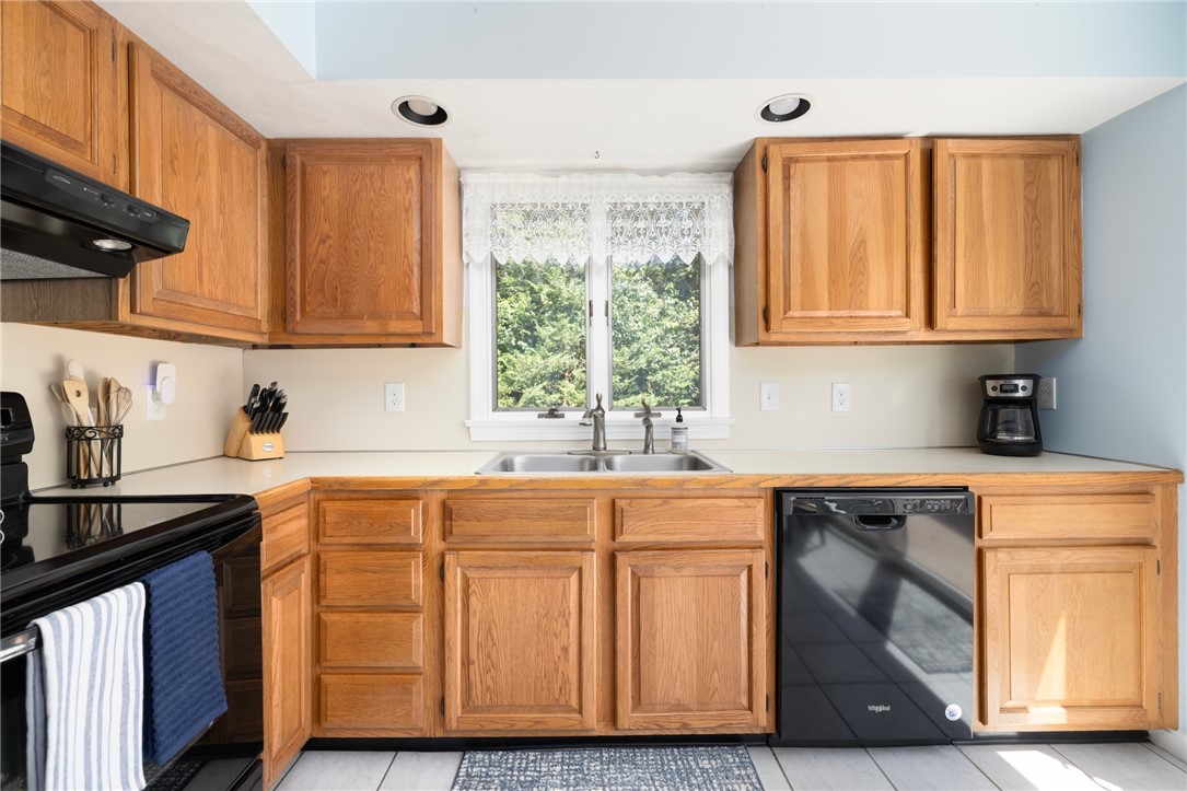 136 Plum Point Road North Kingstown, RI 02874 - Photo 15 of 50