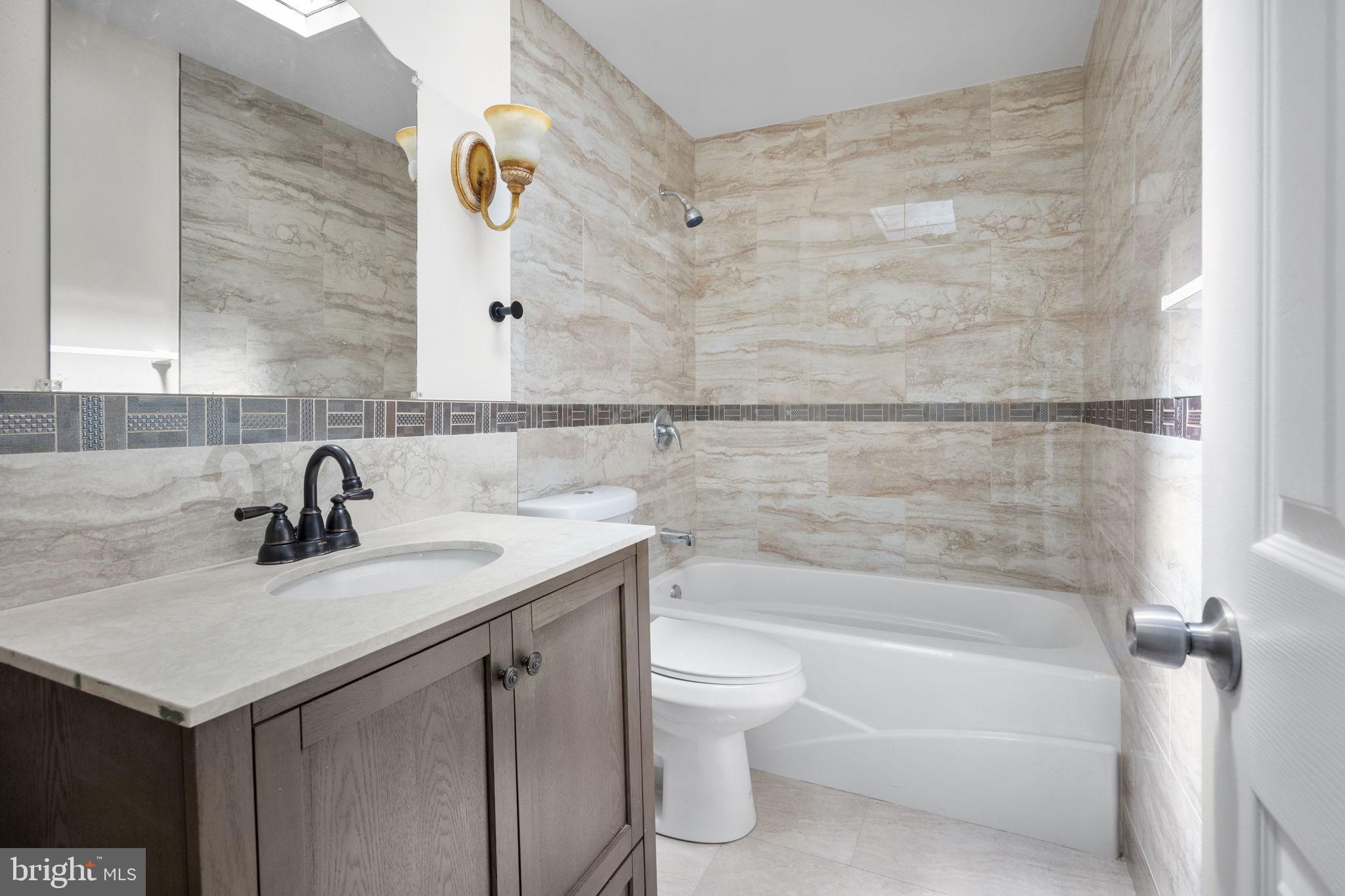 3203 Holly Road Philadelphia, PA 19154 - Photo 13 of 30