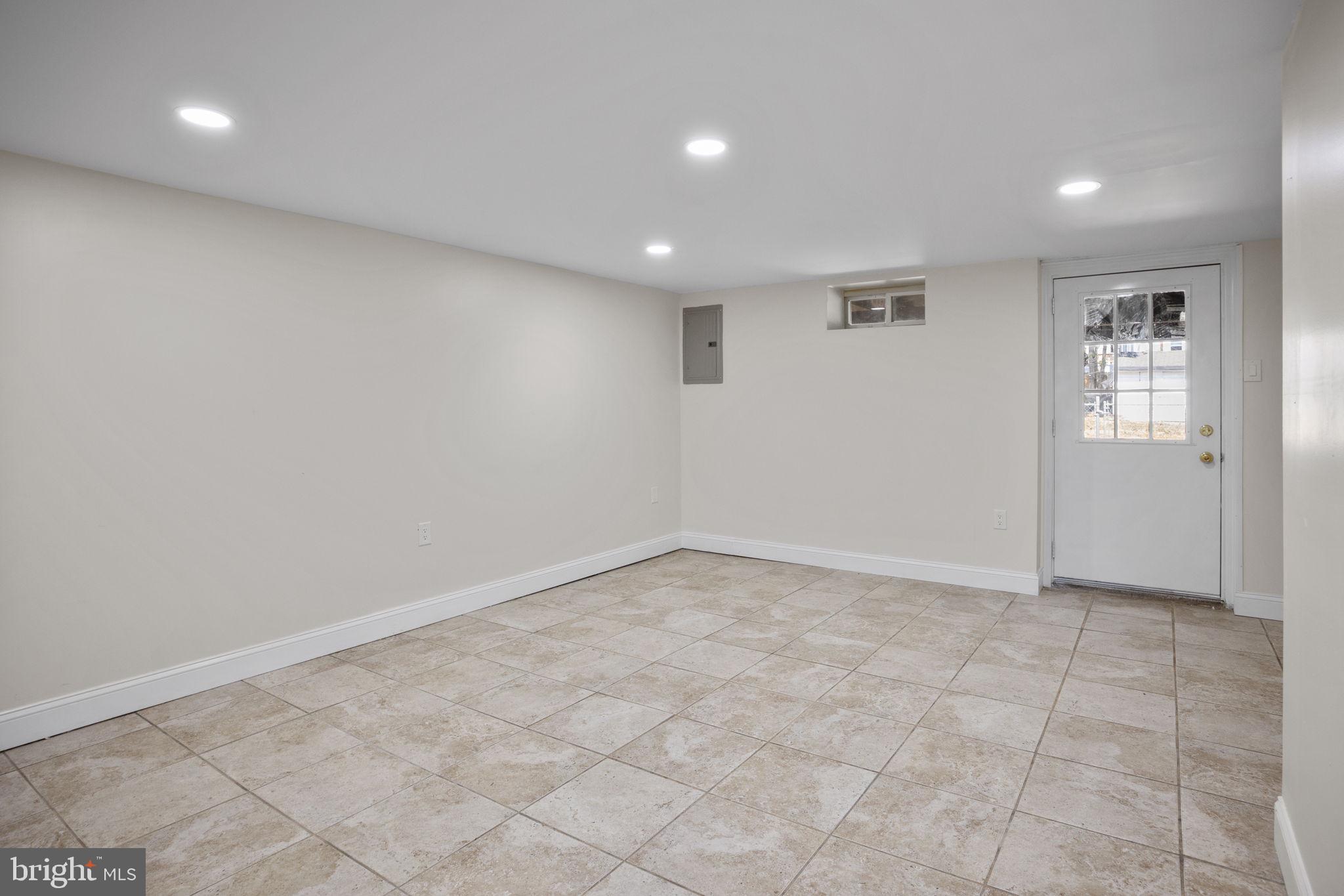 3203 Holly Road Philadelphia, PA 19154 - Photo 18 of 30