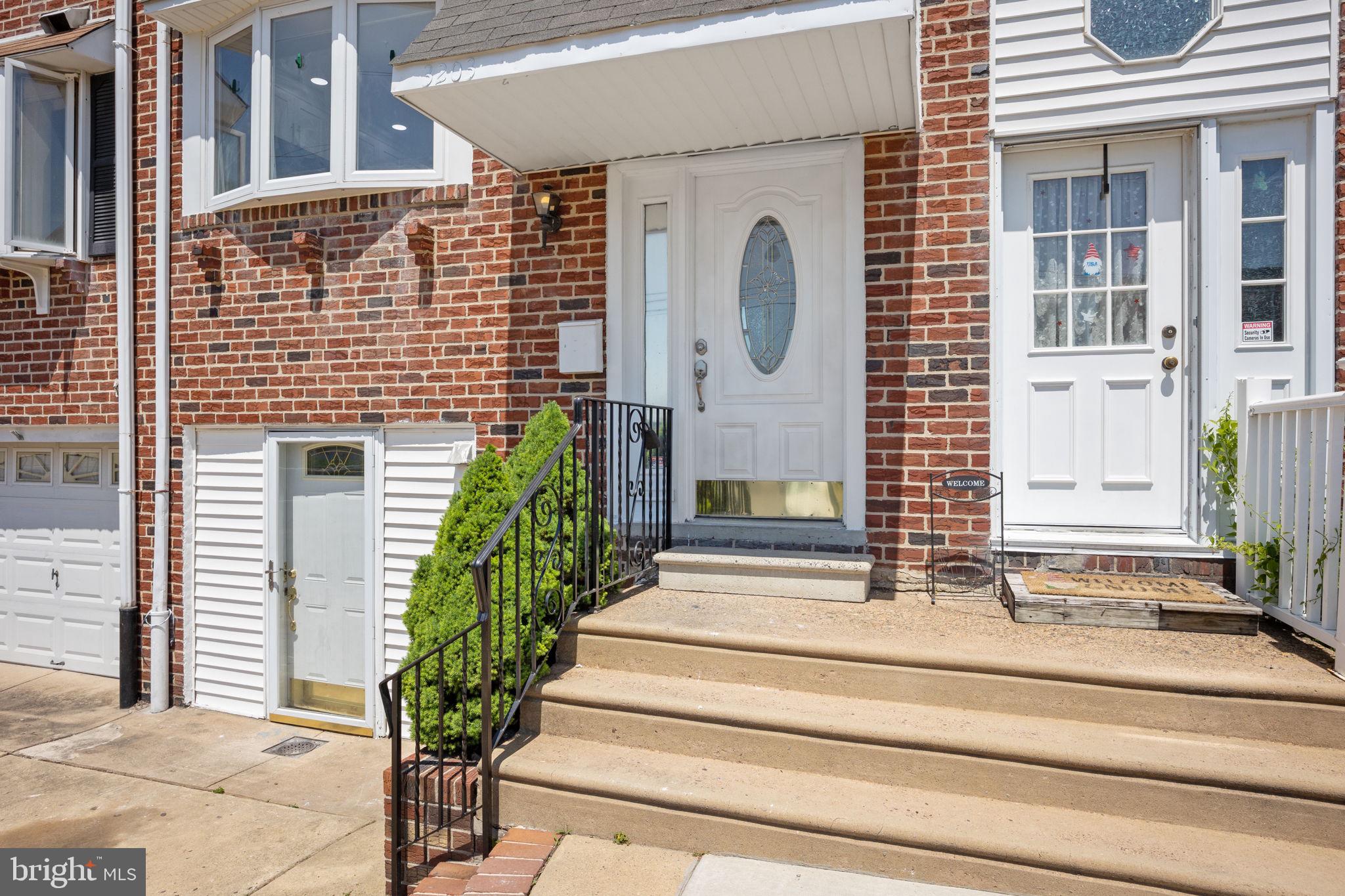 3203 Holly Road Philadelphia, PA 19154 - Photo 3 of 30