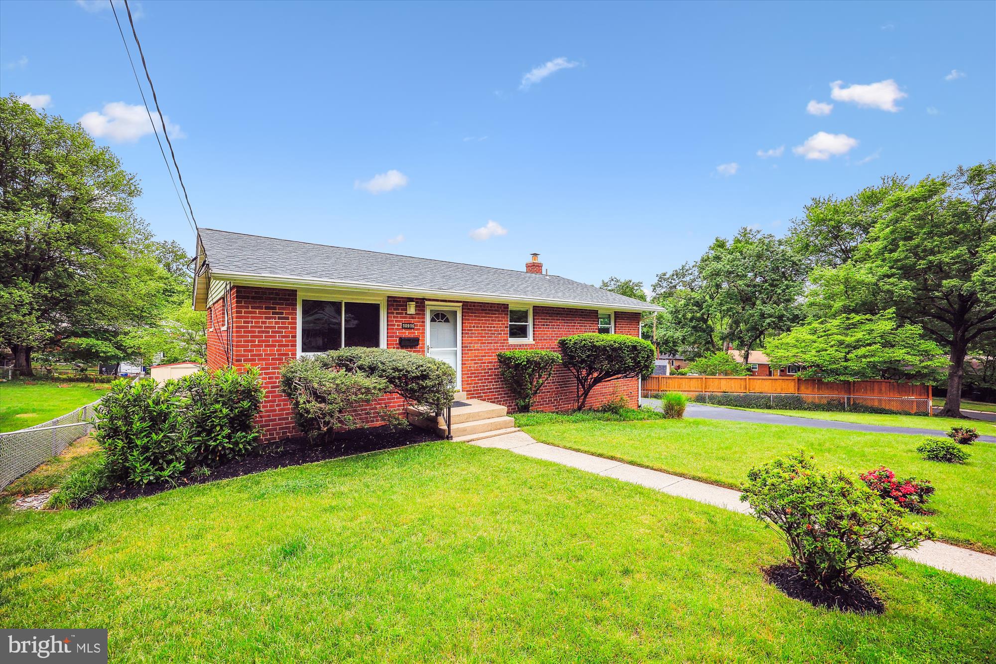 10916 Lombardy Road Silver Spring, MD 20901 - Photo 3 of 55 Gallery Image 3