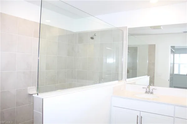 $2,500 | 5661 Melbourne Court, Unit 8012, Ave Maria, FL 34142