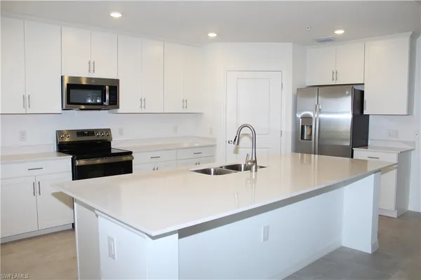 $2,500 | 5661 Melbourne Court, Unit 8012, Ave Maria, FL 34142