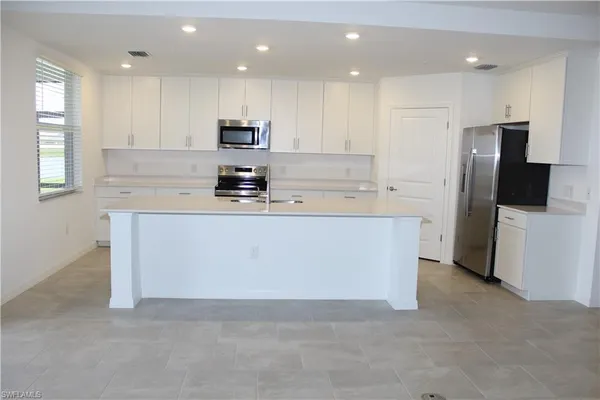 $2,500 | 5661 Melbourne Court, Unit 8012, Ave Maria, FL 34142