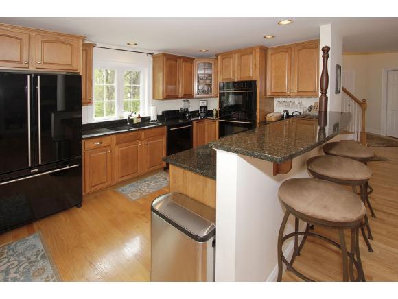 189 Spur Road Dover, NH 03820 - Photo 4 of 30