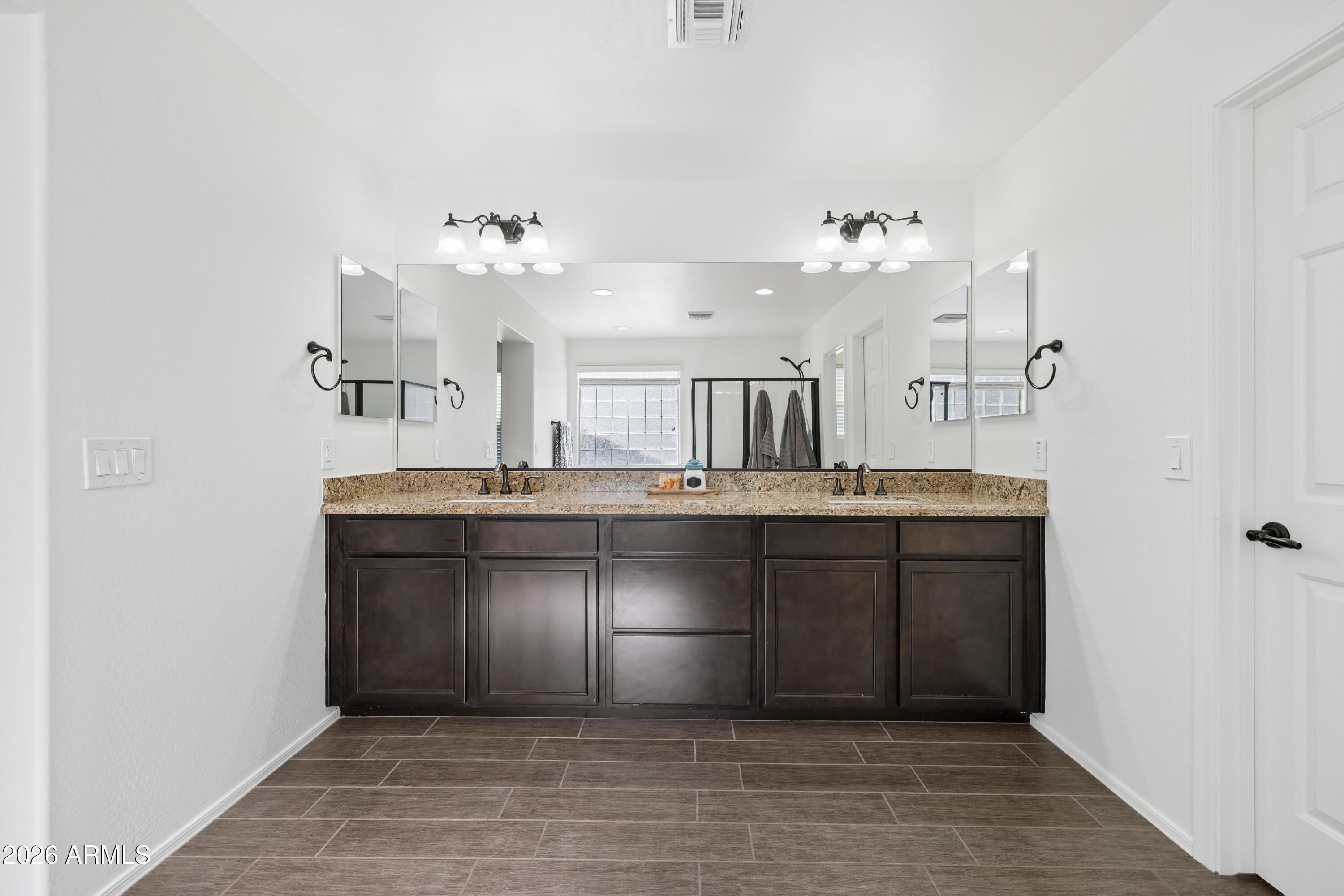 3105 East Roland Street Mesa, AZ 85213 - Photo 31 of 58 3105 E Roland St, Mesa, AZ 85213_29