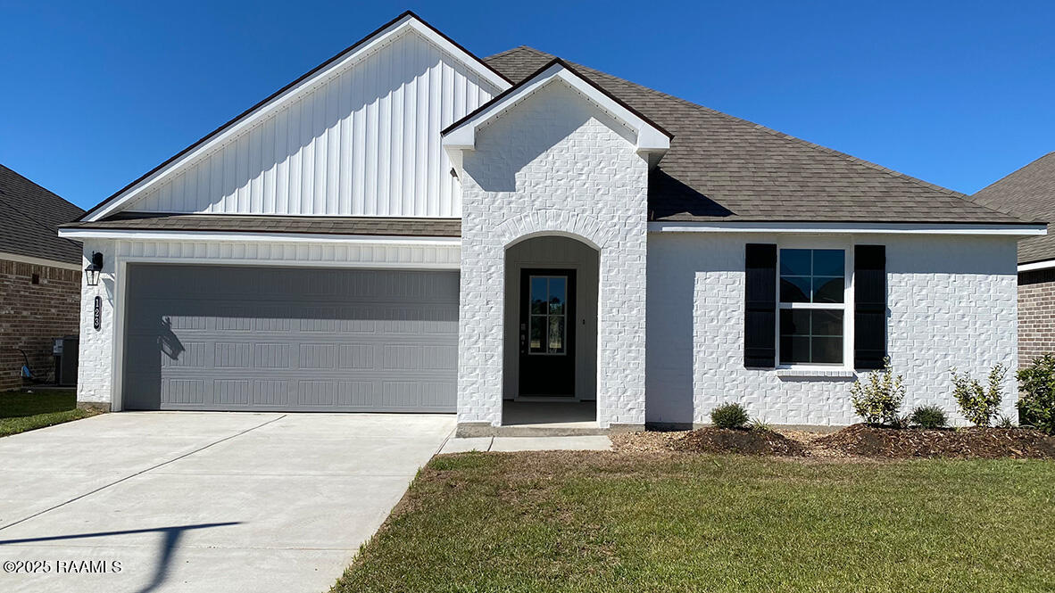 123 Lake Ridge Drive, Broussard, LA