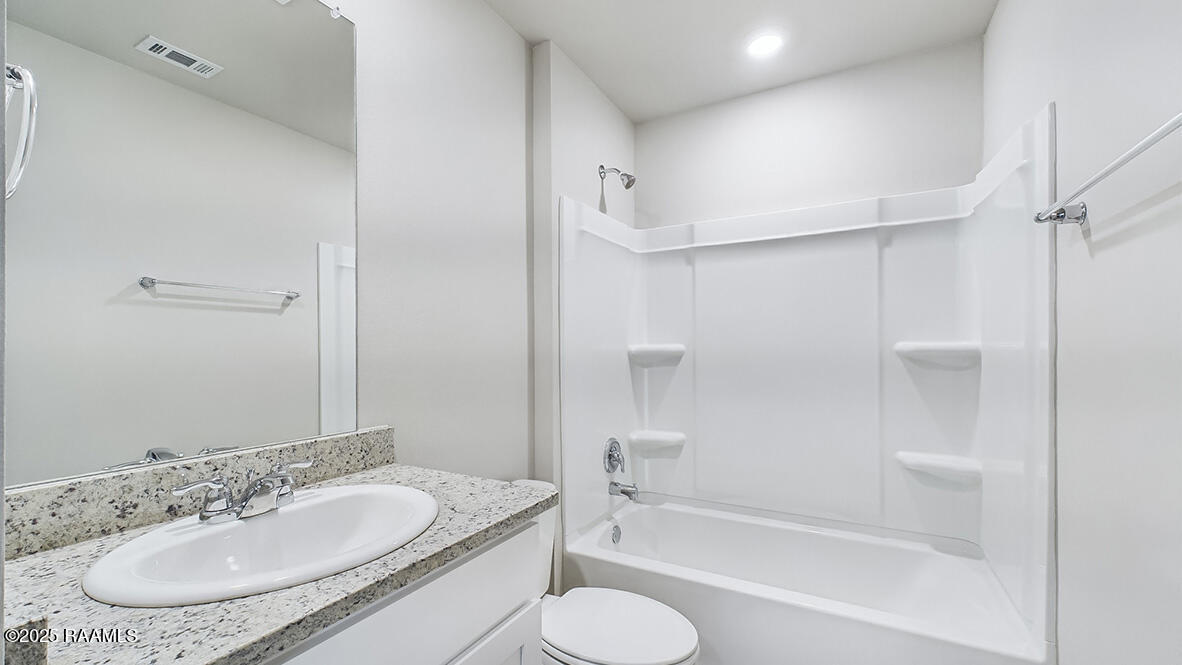 123 Lake Ridge Broussard, LA 70518 - Photo 14 of 24 123 Lake Ridge Drive, Broussard, LA