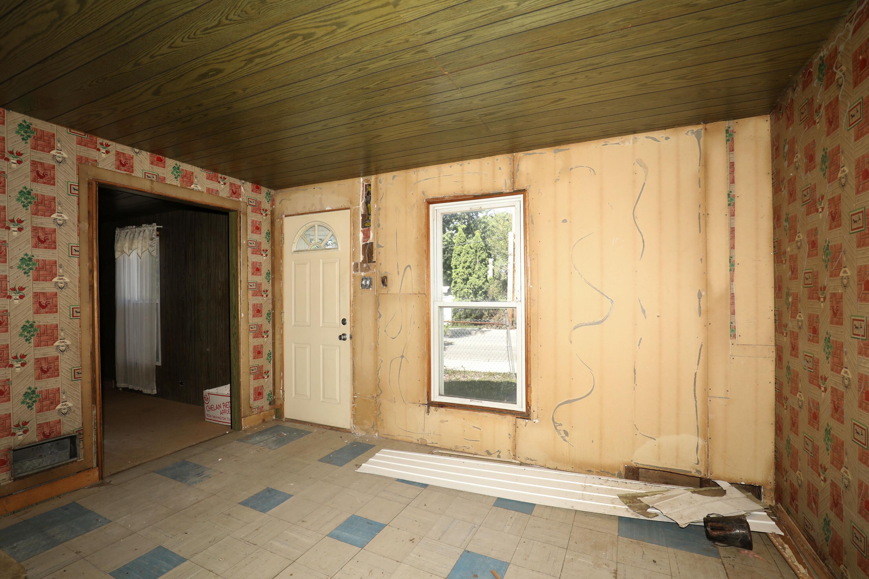 1210 Harrison Street Lowell, IN 46356 - Photo 11 of 19 3000x2000