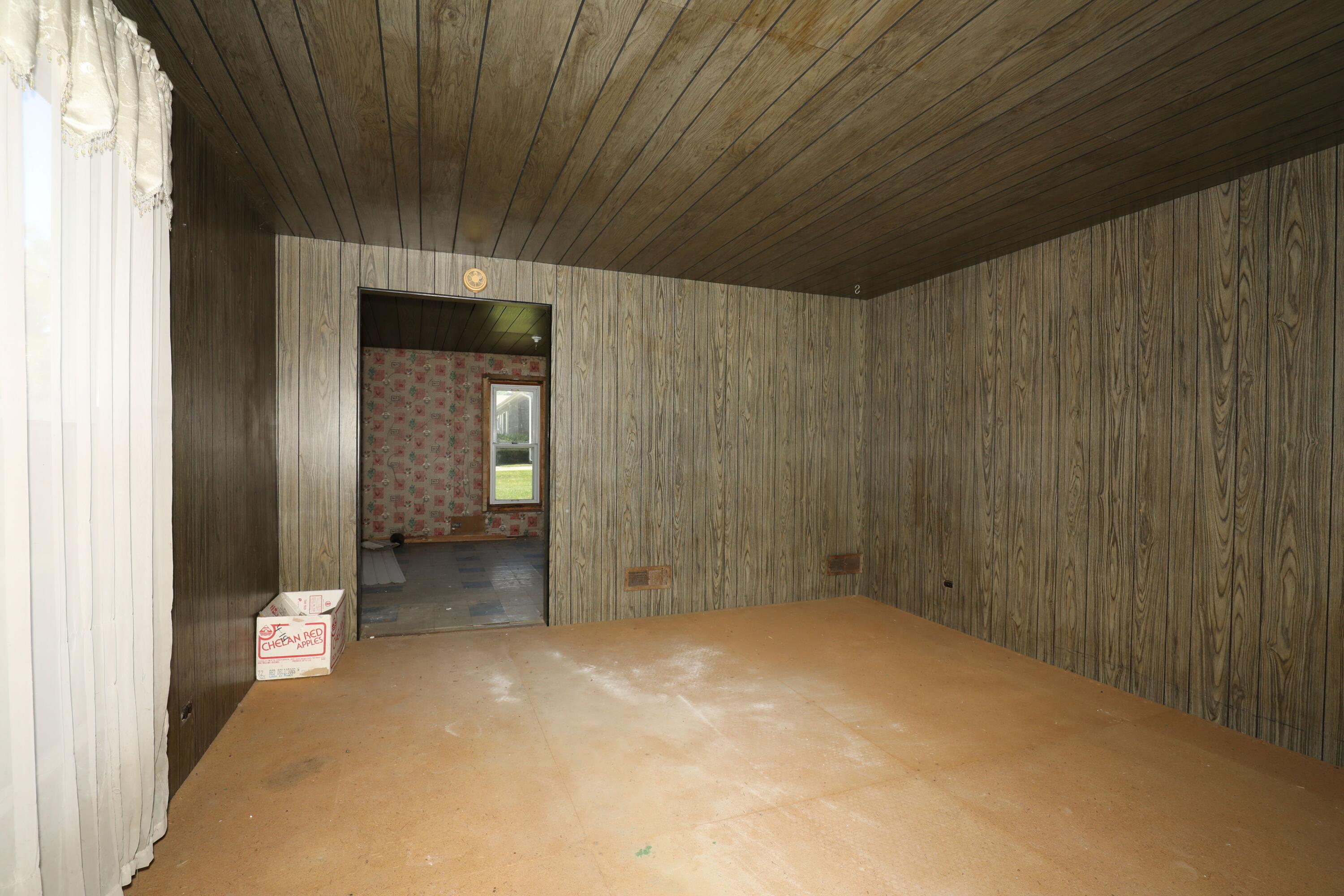 1210 Harrison Street Lowell, IN 46356 - Photo 13 of 19 3000x2000