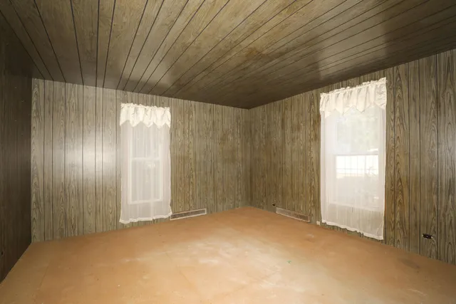 $122,500 | 1210 Harrison Street, Lowell, IN 46356