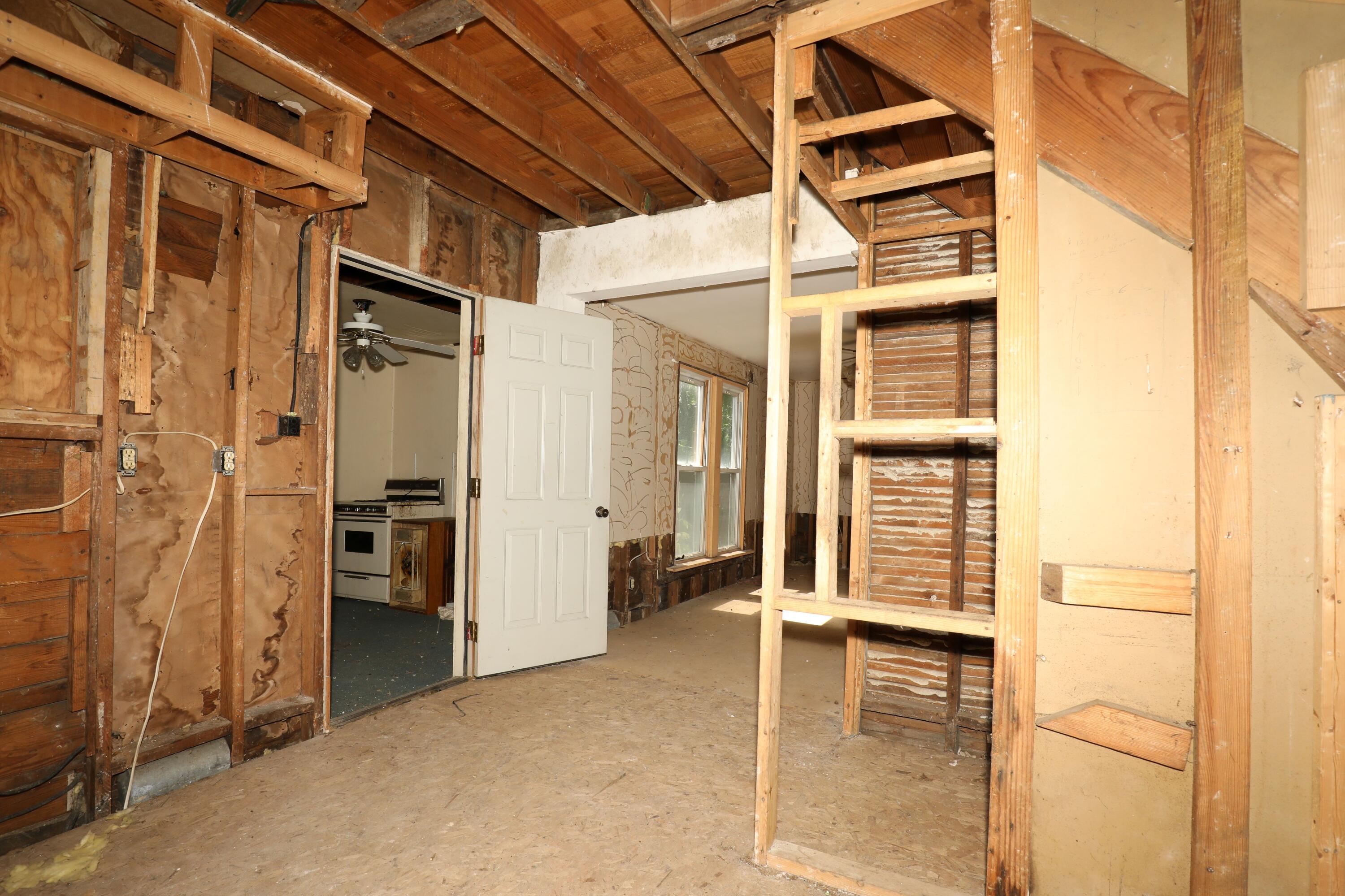 1210 Harrison Street Lowell, IN 46356 - Photo 17 of 19 3000x1999