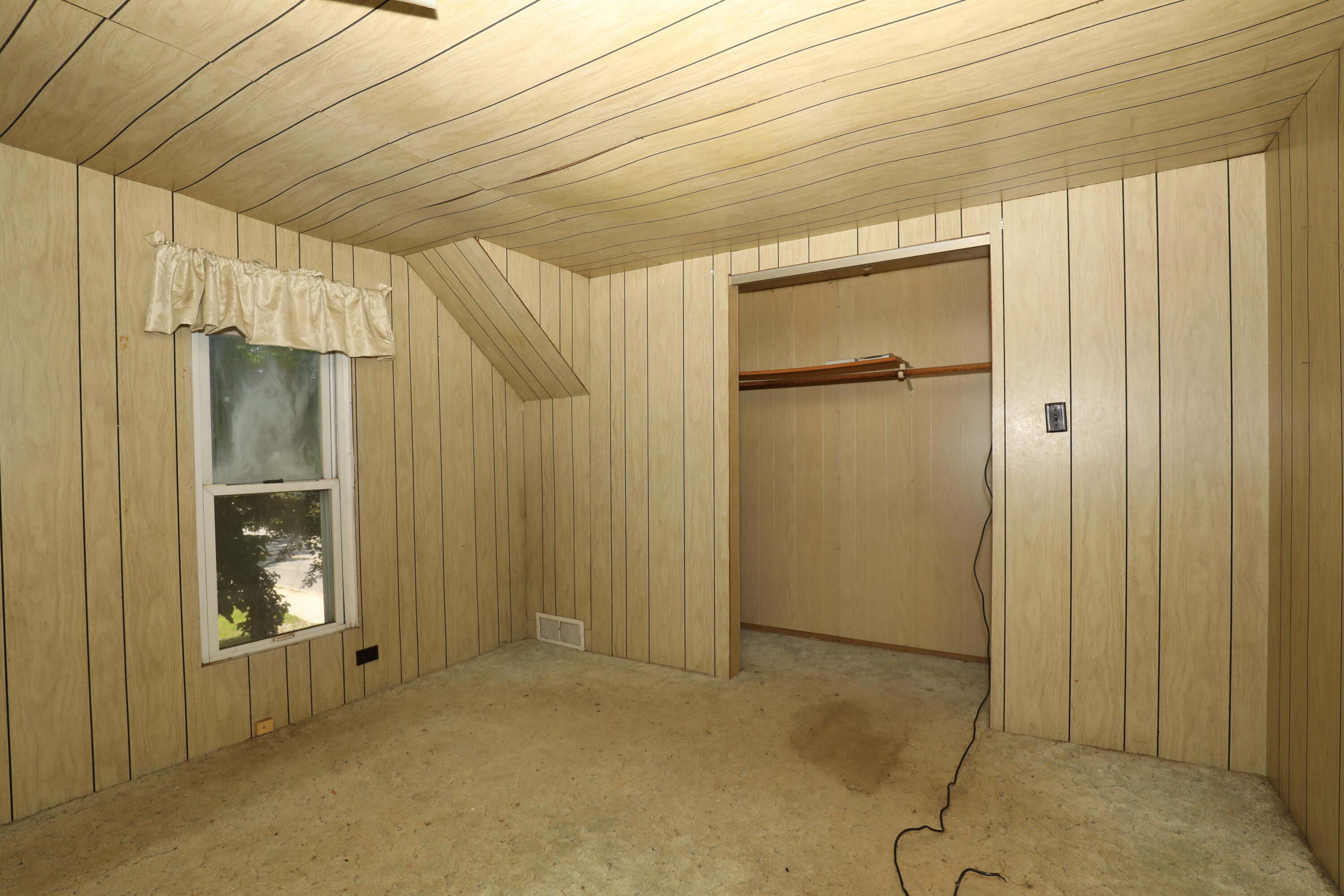 1210 Harrison Street Lowell, IN 46356 - Photo 5 of 19 3000x2000