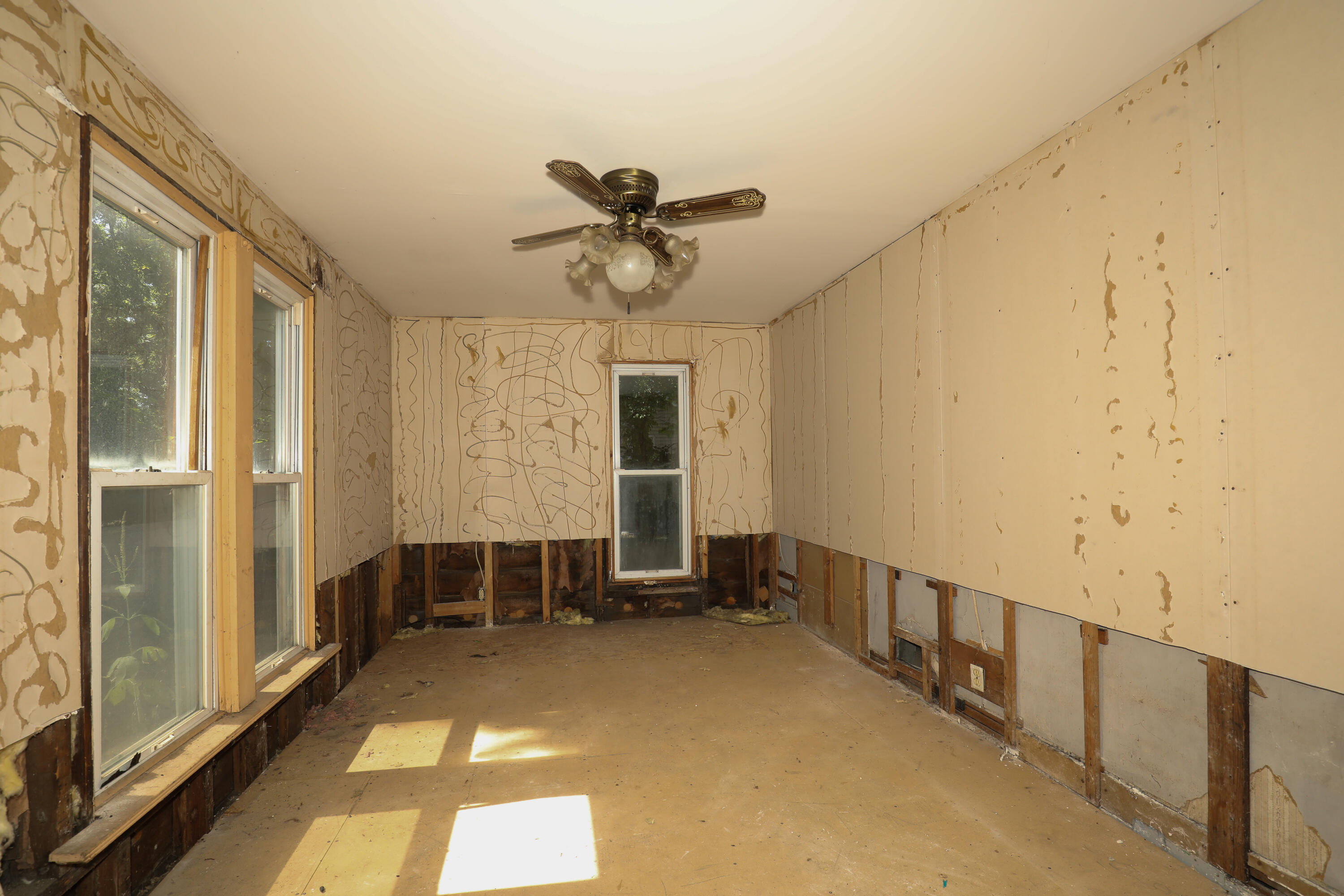 1210 Harrison Street Lowell, IN 46356 - Photo 8 of 19 3000x2000