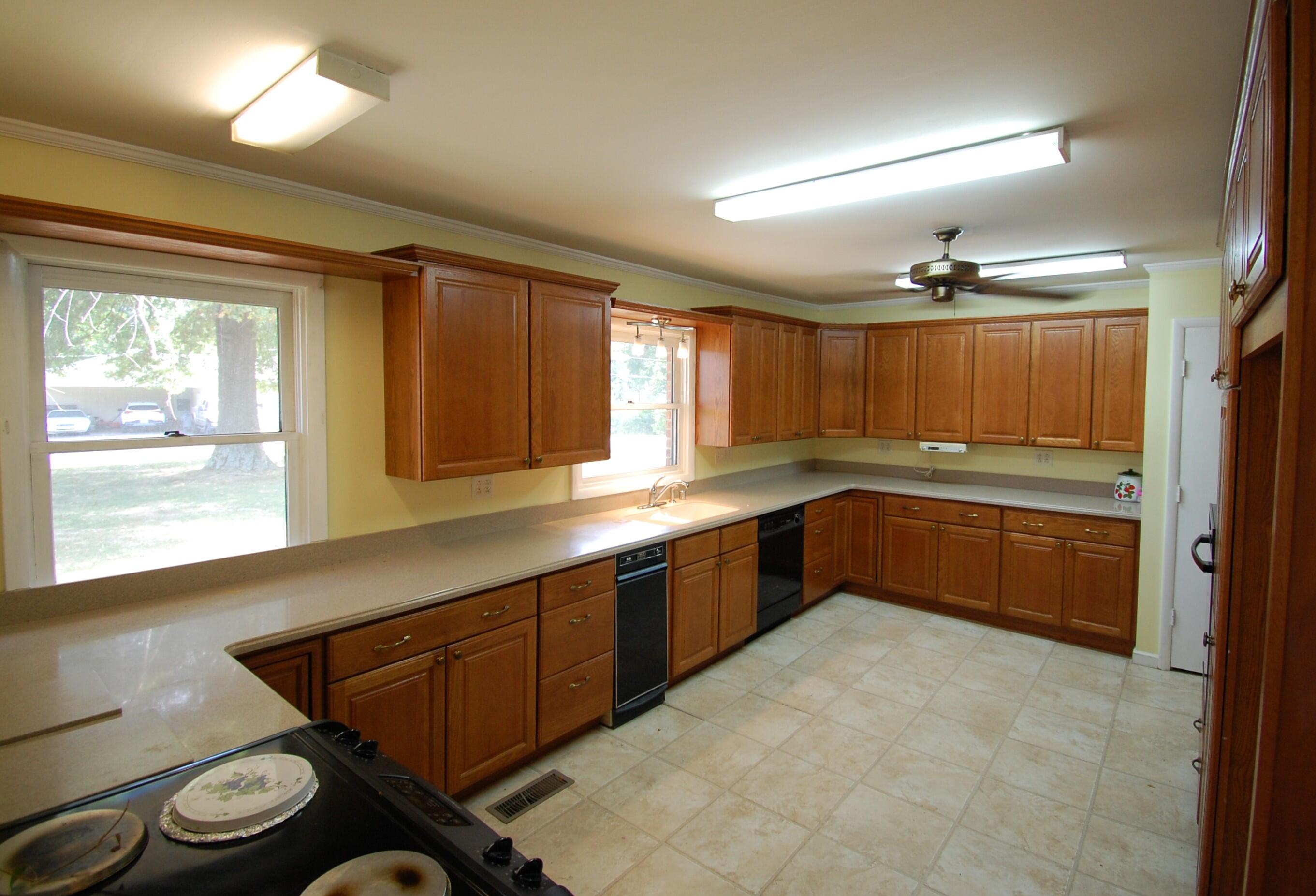 150 Maple Court Paducah, KY 42003 - Photo 8 of 27 DSC_0012