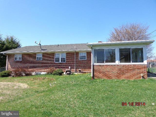 17813 Woodcrest Road Hagerstown, MD 21740 - Photo 3 of 15 Exterior (Rear)