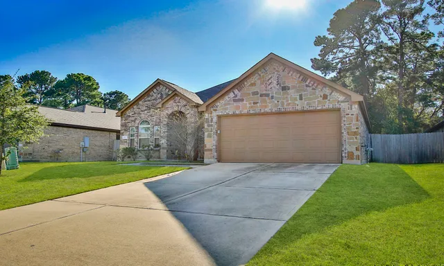 a view of outdoor space yard and garage