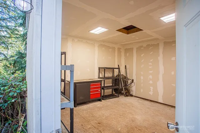 a view of a storage & utility room