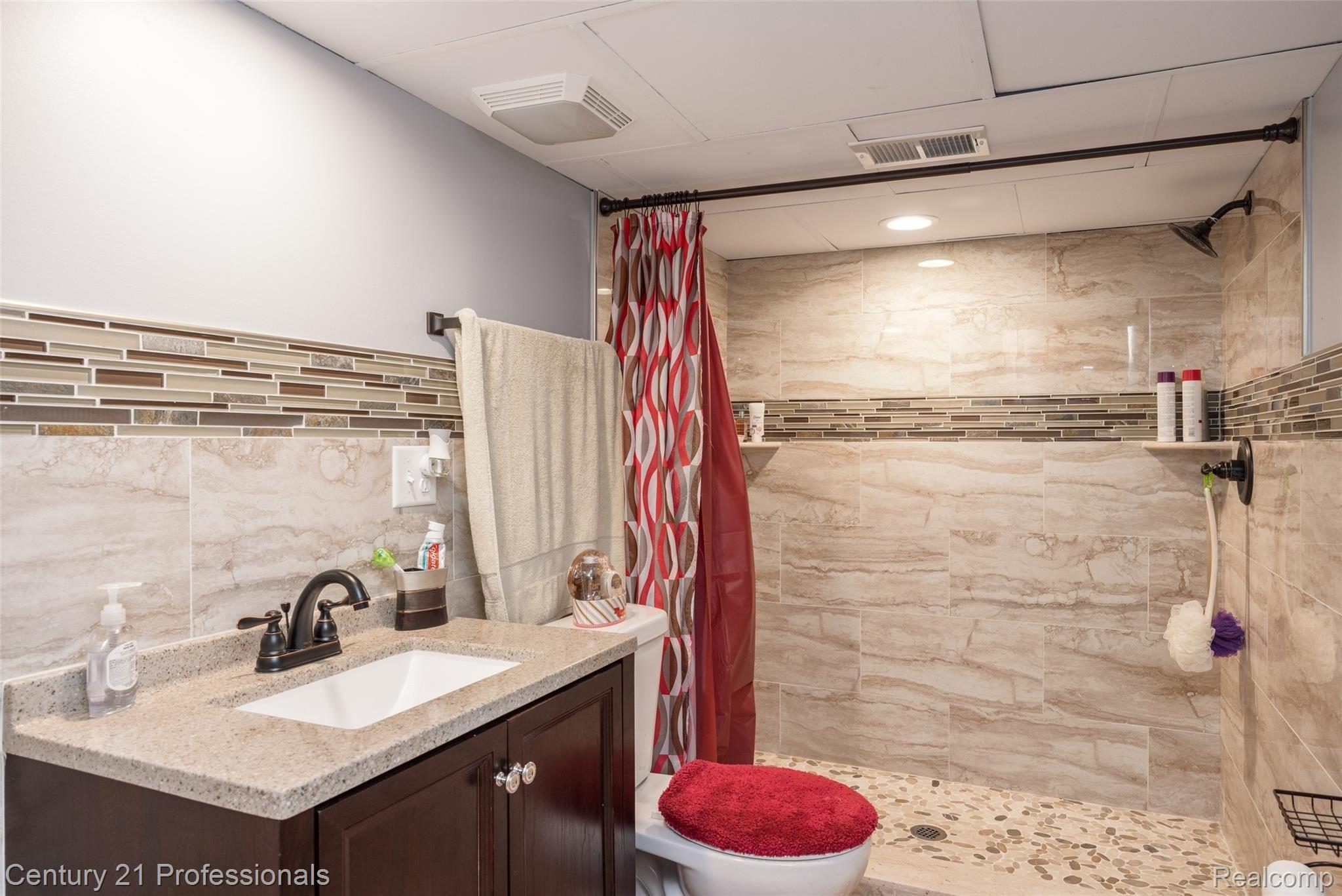 3130 Elmcrest Road Sterling Heights, MI 48310 - Photo 19 of 28 3130 Elmcrest Rd-19.jpg