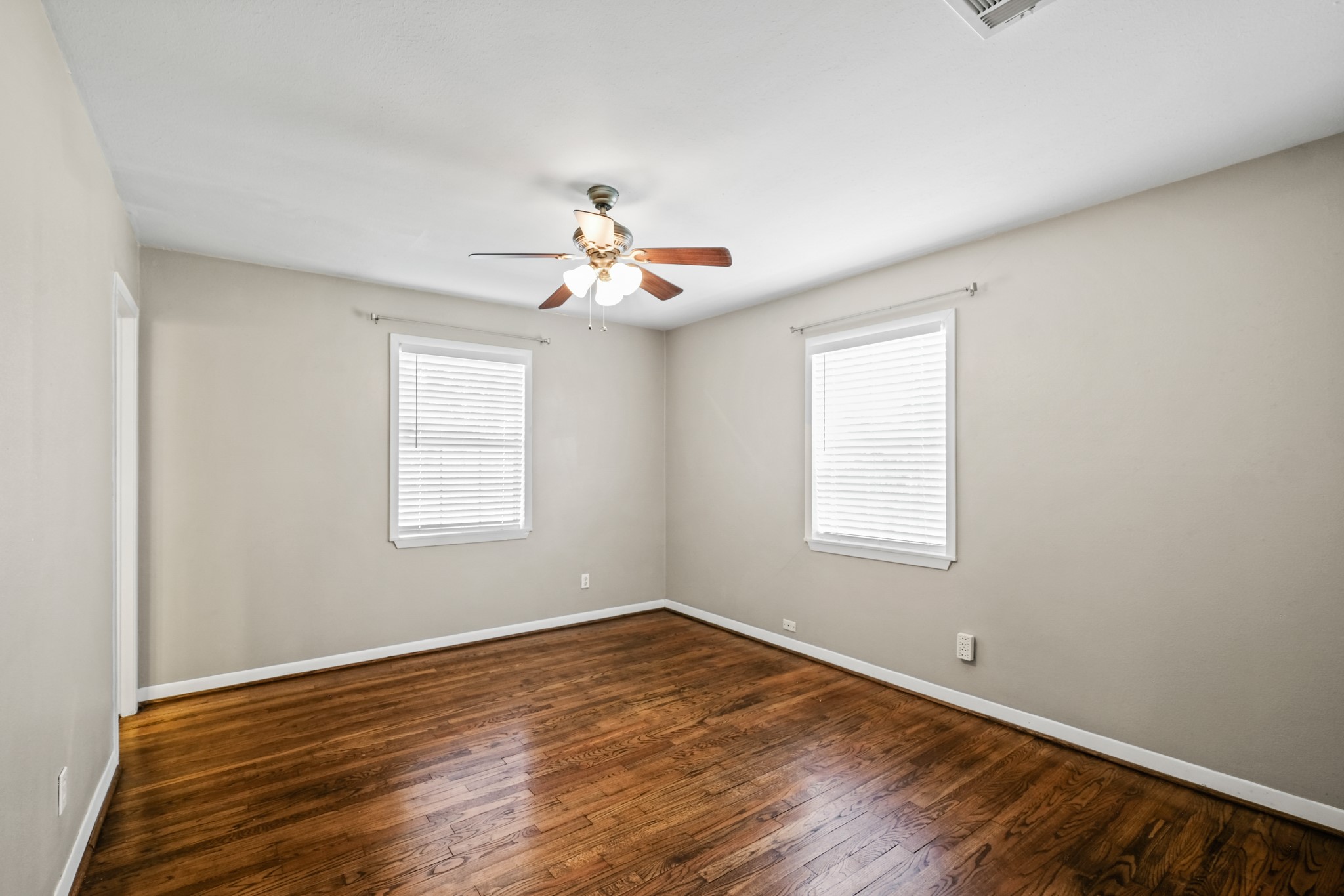 8729 Dunlap Street Houston, TX 77074 - Photo 12 of 15