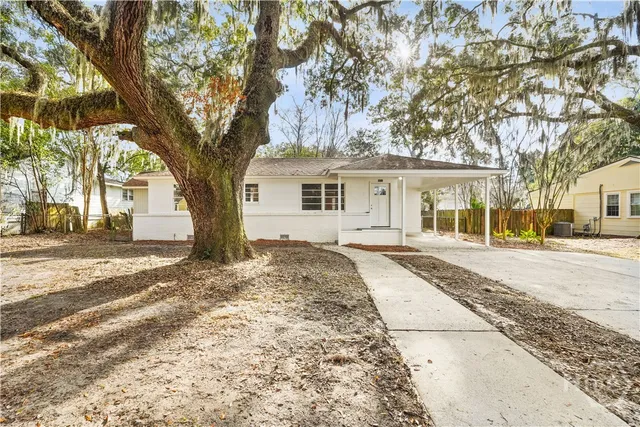 $319,000 | 2105 East 60th Street, Savannah, GA 31404