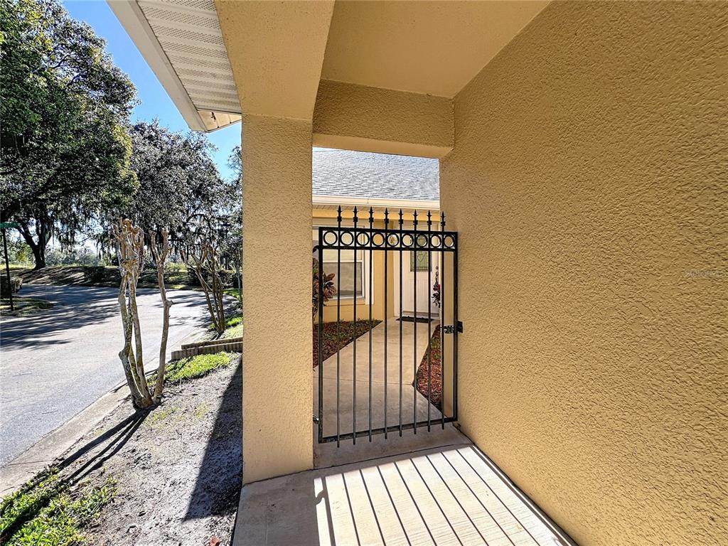 100 Silver Sea Road Winter Springs, FL 32708 - Photo 5 of 44 a view of a balcony