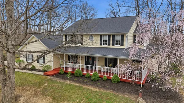 $699,900 | 1033 Pucksinwah Point Drive, West Harrison, IN 47060