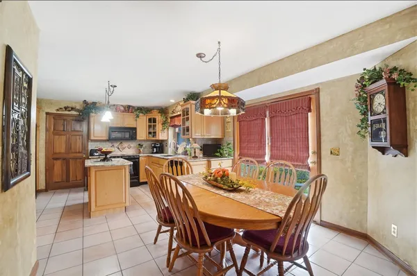 $699,900 | 1033 Pucksinwah Point Drive, West Harrison, IN 47060
