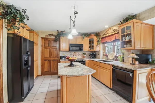 $699,900 | 1033 Pucksinwah Point Drive, West Harrison, IN 47060