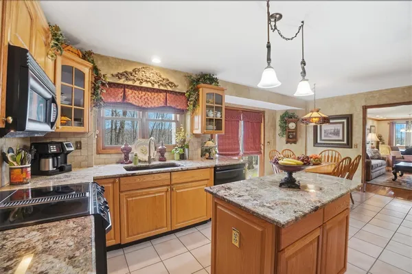 $699,900 | 1033 Pucksinwah Point Drive, West Harrison, IN 47060