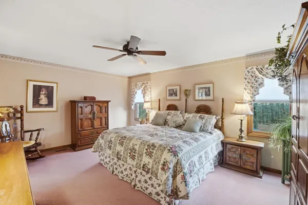 $699,900 | 1033 Pucksinwah Point Drive, West Harrison, IN 47060