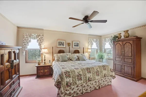 $699,900 | 1033 Pucksinwah Point Drive, West Harrison, IN 47060