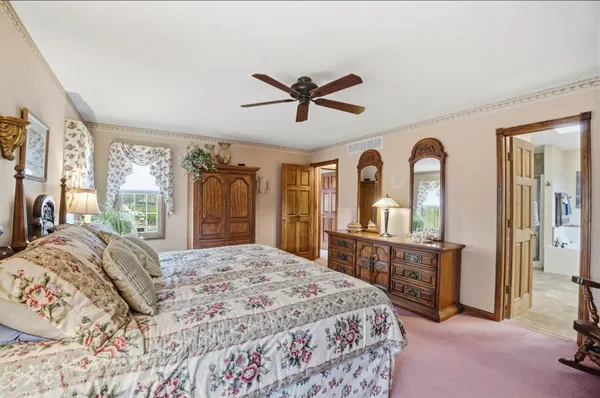 $699,900 | 1033 Pucksinwah Point Drive, West Harrison, IN 47060