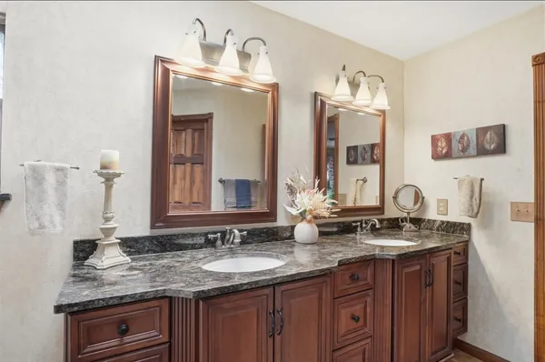$699,900 | 1033 Pucksinwah Point Drive, West Harrison, IN 47060