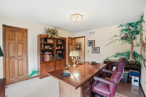 $699,900 | 1033 Pucksinwah Point Drive, West Harrison, IN 47060