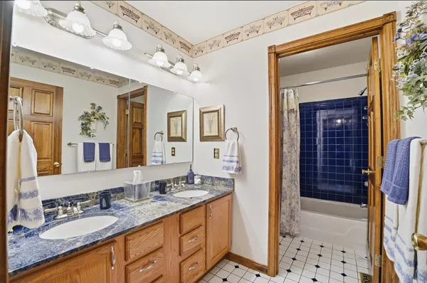 $699,900 | 1033 Pucksinwah Point Drive, West Harrison, IN 47060