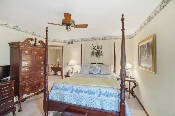 $699,900 | 1033 Pucksinwah Point Drive, West Harrison, IN 47060