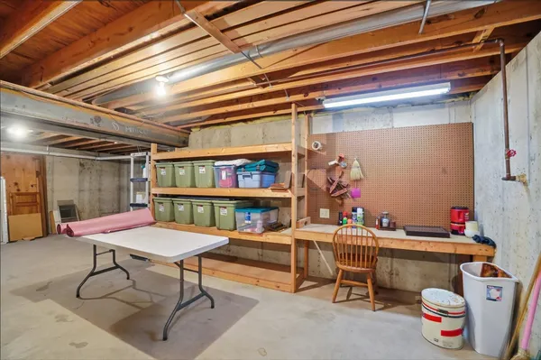 $699,900 | 1033 Pucksinwah Point Drive, West Harrison, IN 47060