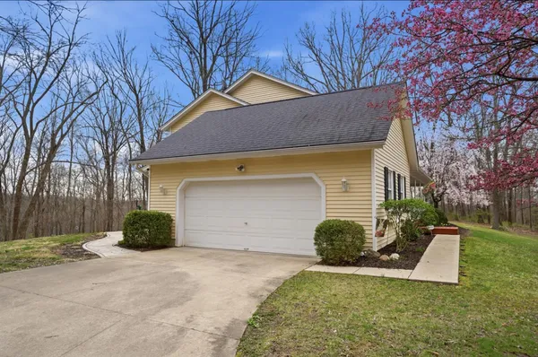 $699,900 | 1033 Pucksinwah Point Drive, West Harrison, IN 47060