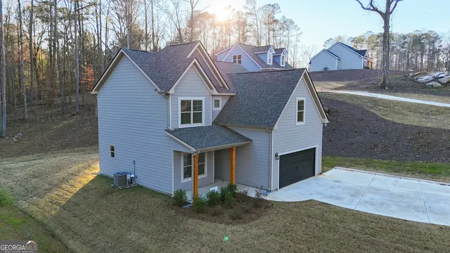 a view of house and outdoor space