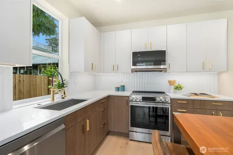 $850,000 | 4413 50th Avenue Southwest, Seattle, WA 98116