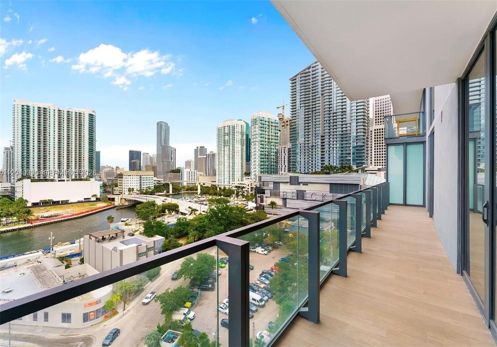 88 Southwest 7th Street, Unit 712 Miami, FL 33130 - Photo 1 of 22