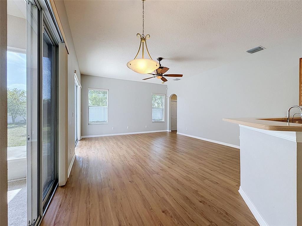 2021 Rutherford Drive Dover, FL 33527 - Photo 14 of 54