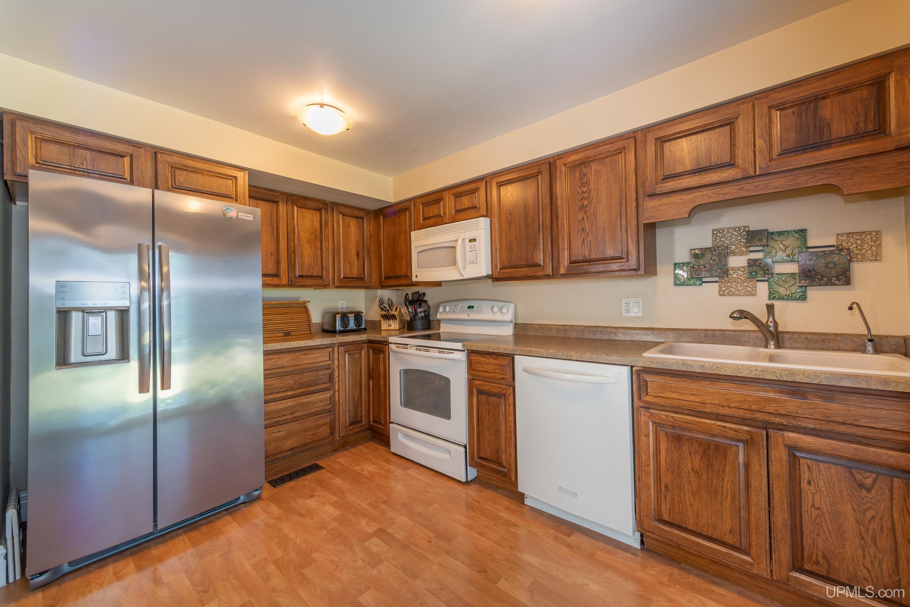 509 East Ridge Street Ishpeming, MI 49849 - Photo 9 of 34