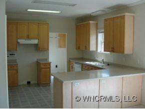 1872 North Rugby Road Hendersonville, NC 28791 - Photo 4 of 12 Gallery Image 4