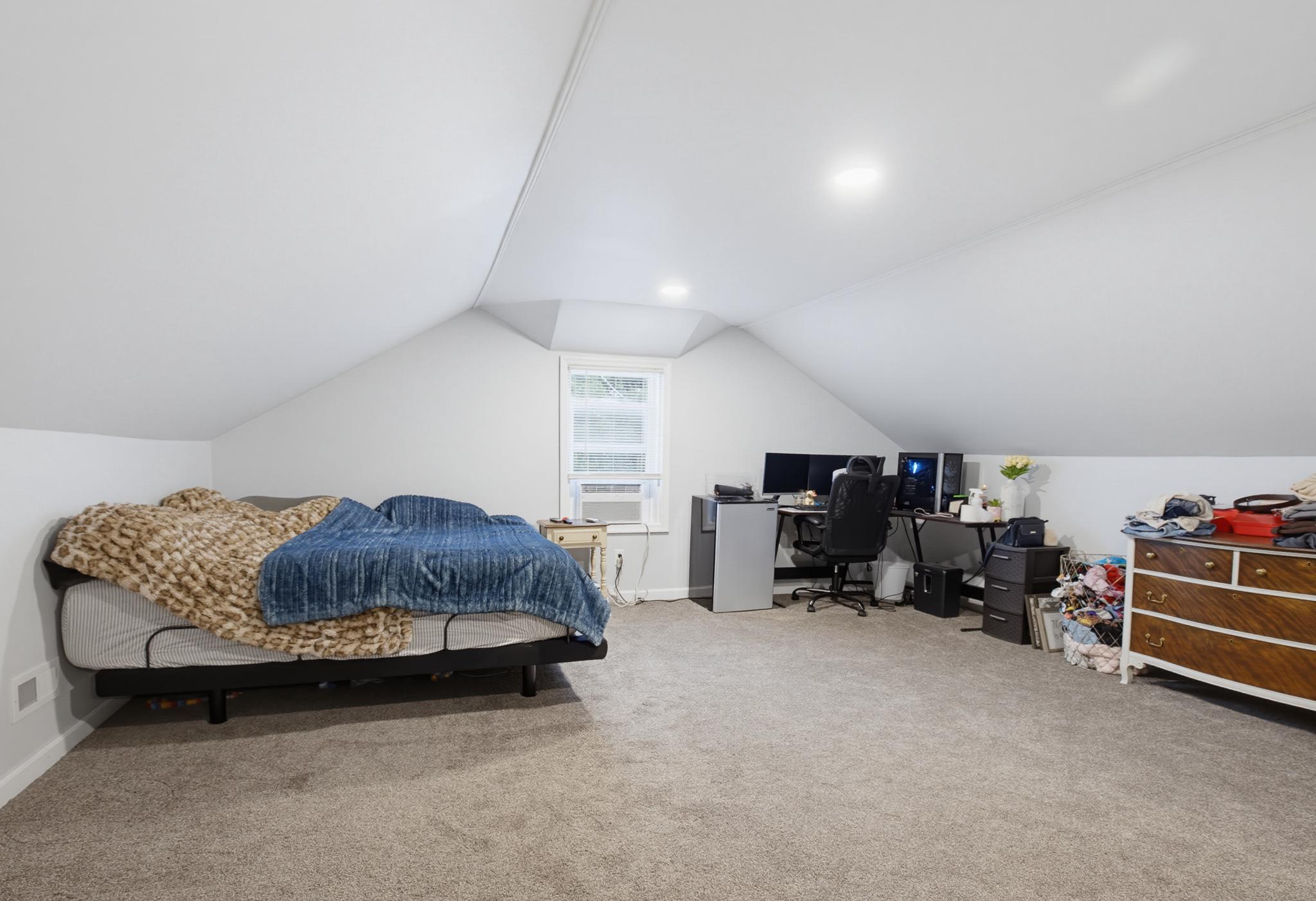 525 Fairfax Road York, PA 17404 - Photo 20 of 27 Master bedroom on upper level